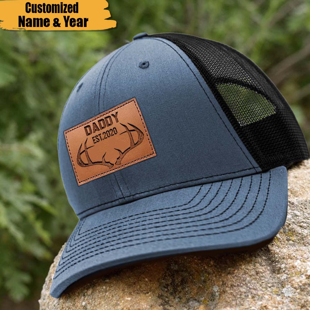GeckoCustom Custom Name & Year, Deer Horn Hunters Gift Cap, HN590