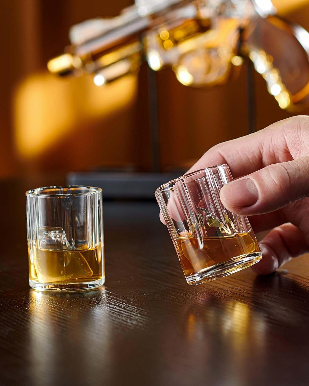 GeckoCustom Gifts for Men Dad,  9 Oz Whiskey Gun Decanter Set with Glasses, Unique Dad Birthday Gift Ideas from Daughter Son, Retirement Bar Stuff Gift for Father Him Brother,Cool Dispenser for Liquor Vodka