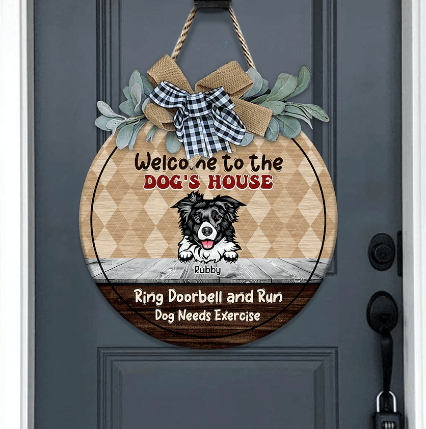 GeckoCustom Welcome Ring Doorbell & Run Dog Wooden Door Sign With Wreath, Dog Lover Gift, Dog Door Hanger HN590 12 Inch